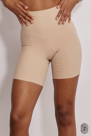 מכנסי מחטב קצרים בשילוב הדבקות, לא מדובר בבד מנדף זיעה אלא במחטב ללבישה מתחת לבגדים וכו׳. בגוון ניוד מסדרת touch