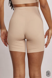 מכנסי מחטב קצרים בשילוב הדבקות, לא מדובר בבד מנדף זיעה אלא במחטב ללבישה מתחת לבגדים וכו׳. בגוון ניוד מסדרת touch