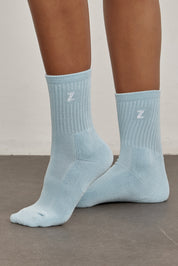 זוג גרביים בגוון תכלת עם לוגו Z בצבע לבן