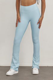 טייץ מתרחב מבד 4 כיוונים בגוון תכלת בגזרה גבוהה