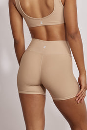 שורט מדגם ADEL 82 מבד 4 כיוונים המתקדם, בגוון ניוד