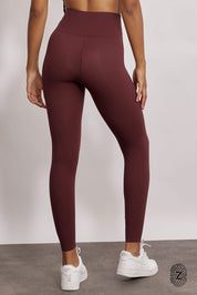 טייץ בגזרה גבוהה, מחטב, סיומת עד הקרסול, אם את בין מידות מומלץ לקחת מידה למעלה בגלל רמת החיטוב, בגוון בורדו