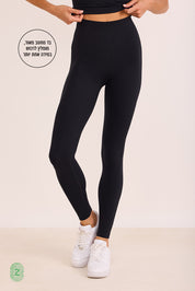 טייץ מחטב מאוד בגוון שחור, בדגם זה מומלץ לרכוש מידה אחת יותר.