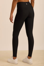 טייץ מבד 4 כיוונים, ארוך, חגורת וי, בגוון שחור