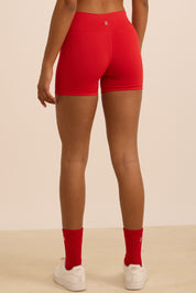 שורט מבד elevated polyamide בגוון אדום, חגורת אמצע