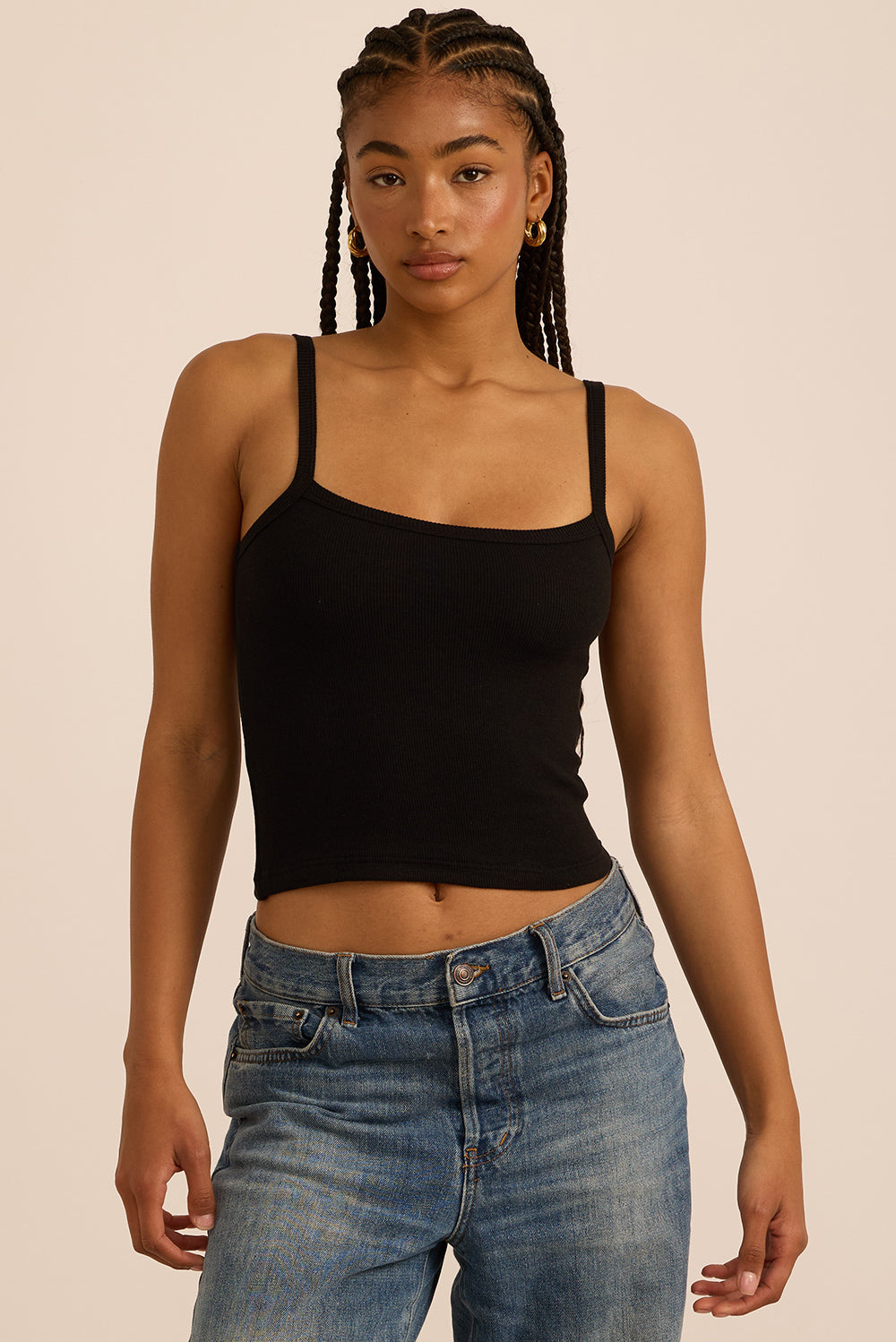 גופיית בייסיק בטקסטורת ריב (פסים דקים) בגוון שחור