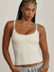 FABRIC: 4 WAY STRETCH FABRIC.גופייה מבד 4 כיוונים המתקדם, אשר מאופיין באלסטיות ניכרת לאורך כל ארבעת הצירים הראשיים, הבגד עוקב בצורה מושלמת אחר תנועות הגוף ומבטיח חופש פעולה מירבי.גזרה קלאסית, מעט ארוכה.הגופייה בשילוב שכבה פנימית וריפוד נשלף. לוגו Z בגב הפריט.הגופייה בשילוב רצועות מתכווננות בגב הפריט.דפוס פרחוני ברקע שמנת.