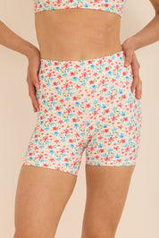 קולקציה בעיצובה של אדל בספלוב - שורט קצר מבד 4 כיוונים בהדפס פרחוני.