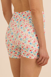 קולקציה בעיצובה של אדל בספלוב - שורט קצר מבד 4 כיוונים בהדפס פרחוני.