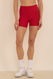 קולקציה בעיצובה של אדל בספלוב - שורט קצר מבד 4 כיוונים בגוון בורדו.