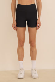 קולקציית אדל - שורט קצר מבד 4 כיוונים  בגוון שחור