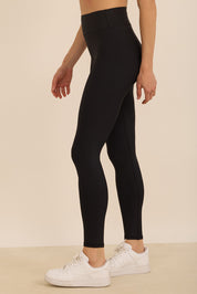 קולקציית אדל - טייץ 4 כיוונים ארוך באורך חגורה קצר יותר, בגוון שחור