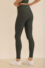 טייץ מבד 4 כיוונים בגוון ירוק זית