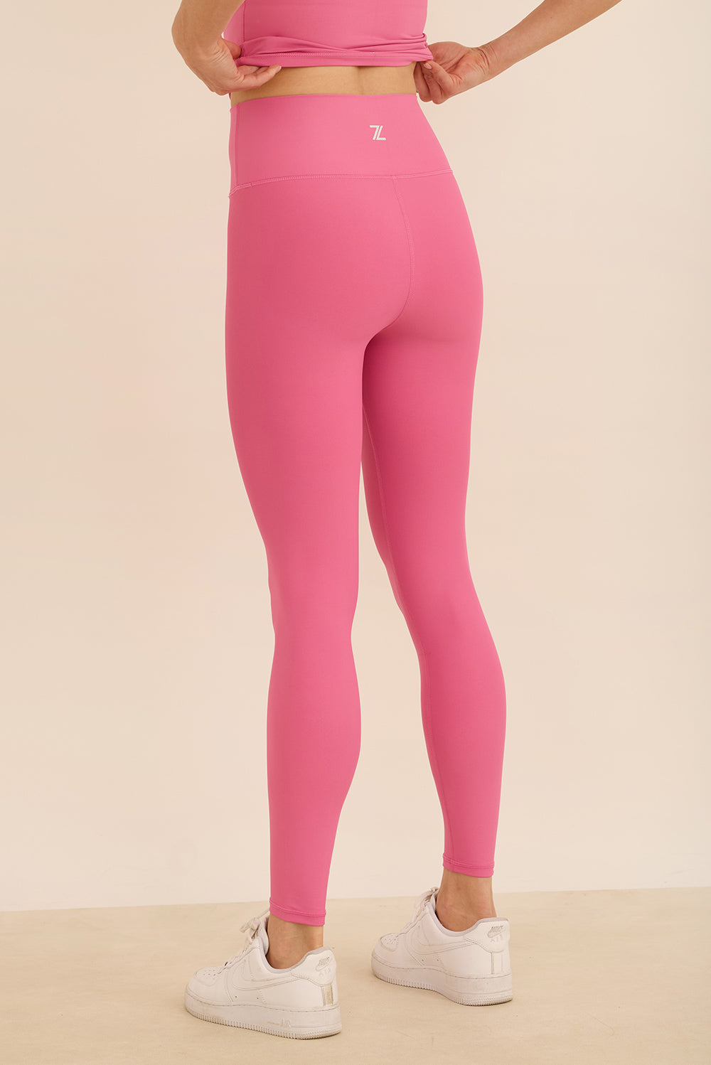 טייץ ארוך מבד 4 כיוונים בגוון ורוד