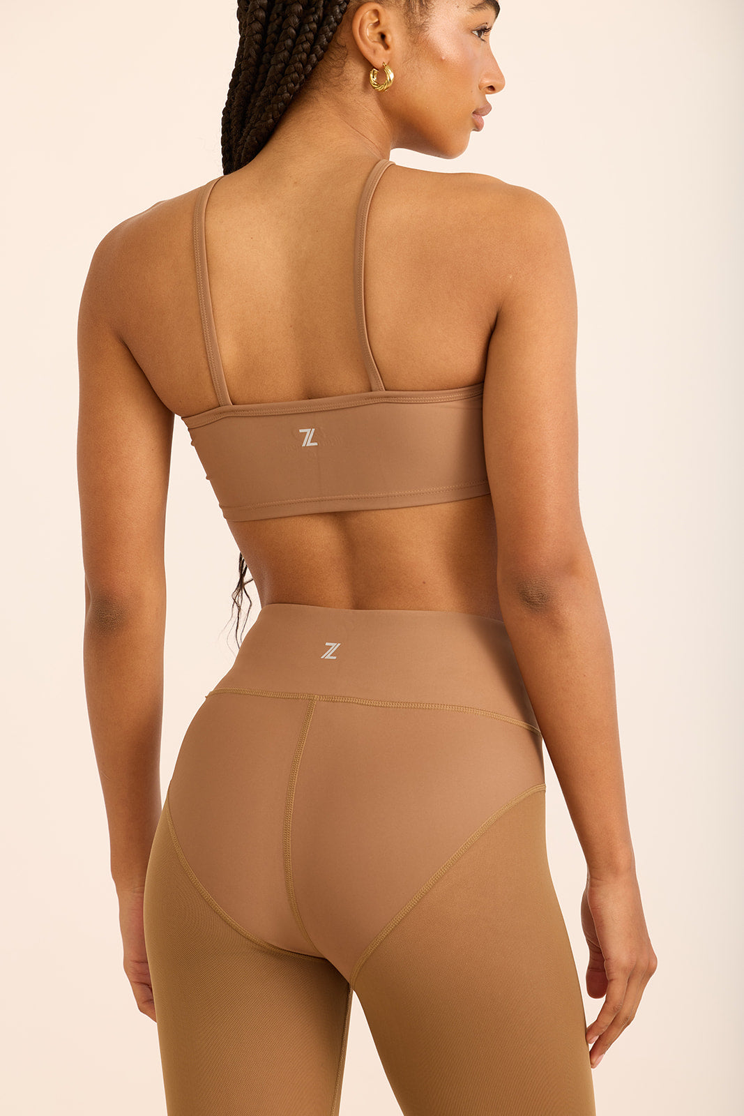 קולקציית אדל - טופ בשילוב רשת, מבד 4 כיוונים בגוון מוקה , תמונה צד