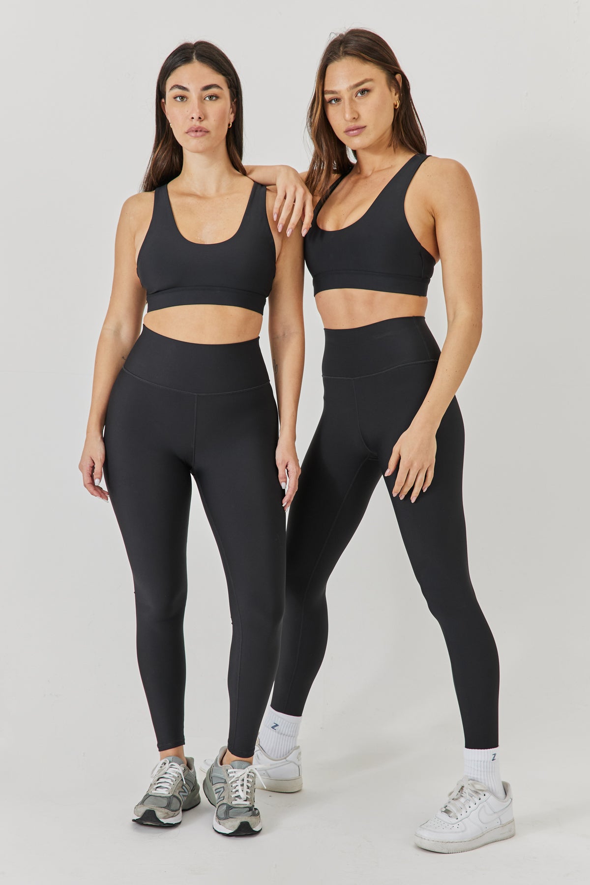 טייץ מסדרת ארבע כיוונים בגזרה גבוהה, ארוך בגוון שחור