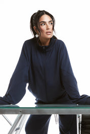 The TOUCH club.ג'קט רוכסן מלא מבד סקובה. הכירי את הג'קט המושלם למראה ספורטיבי ומעודכן. עשוי מבד סקובה איכותי ואלסטי, תחושת נוחות שאין לה תחליף. הג'קט הוא רוכסן מלא, אידיאלי לשימוש ביום-יום, הג׳קט בשילוב כיסים צדדים.מאפיינים:עשוי מבד סקובה איכותי ומפנק. רוכסן מלא ובשילוב כיסים צדדים פרונטליים.מתאים לשימוש יומיומי.לוגו  TOUCH עם טביעת האצבע..גוון נייבי.