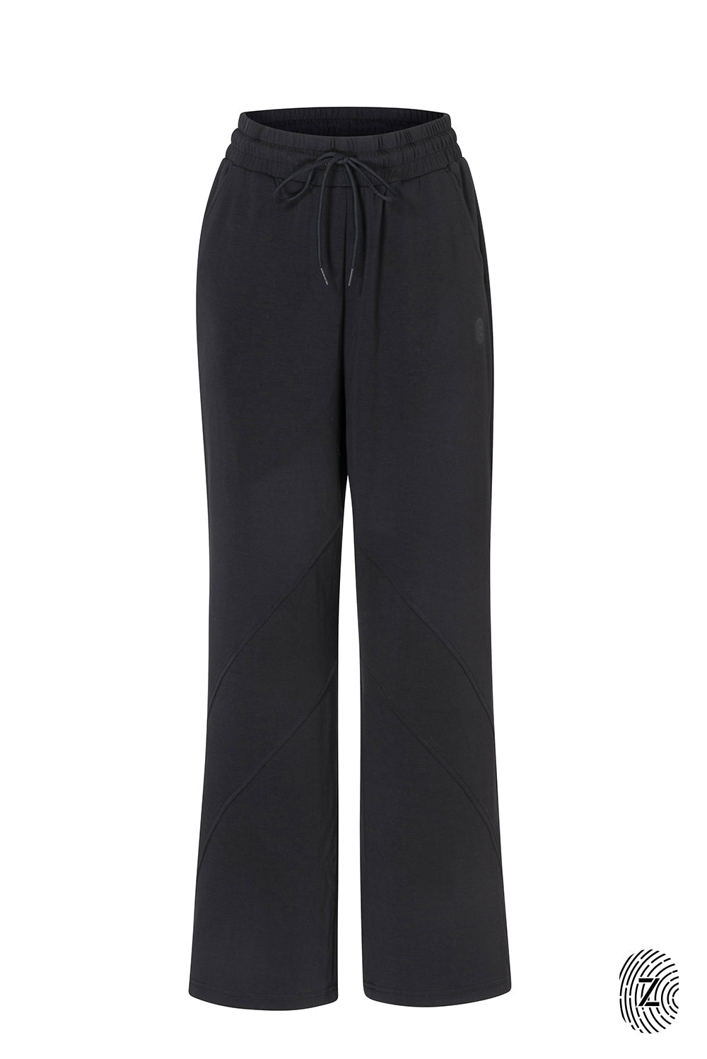 The Touch Club.מכנסיים מבד סקובה בגזרה נוחה עם סיומת רחבה.כוללים כיסים צדדיים וגומי במותן עם שרוך להתאמה אישית. המכנס מבד סקובה נעים במיוחד, מתאימים לשימוש יומיומי.מאפיינים:סיומת רחבה.כיסים צדדים.גומי במותן עם שרוך חיצוני נשלף.פסים לקראת סיומת המכנס.לוגו TOUCH מתחת לכיס בגוון התואם לפריט.גוון שחור.