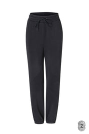 The Touch Club.מכנסיים מבד סקובה בגזרה נוחה עם סיומת גומי.כוללים כיסים צדדיים וגומי במותן עם שרוך להתאמה אישית. המכנס מבד סקובה נעים  במיוחד (לא מנדף זיעה), מתאימים לשימוש יומיומי.מאפיינים:סיומת גומי בקרסול.כיסים צדדים.גומי במותן עם שרוך חיצוני נשלף.פסים לקראת סיומת המכנס.לוגו TOUCH מתחת לכיס בגוון תואם לפריט.גוון שחור.