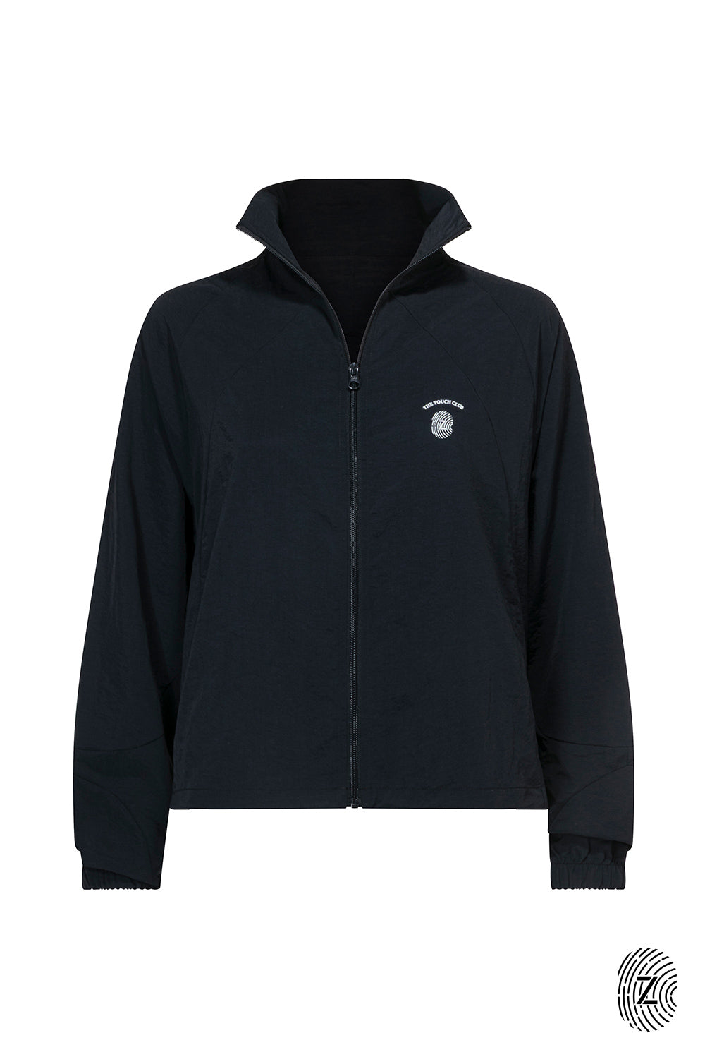The TOUCH club.ג׳קט ניילון - רוכסן מלא, בגוון שחור.לתשומת לבך - הג׳קט אינו מסתיים בבד רשת,  בתמונה הראשית של ספיר יש שילוב נפרד של בד רשת, הג׳קט עצמו הוא כמו בשאר התמונות.סטייל ופונקציונליות במוצר אחד: ג׳קט מבד ניילון בצבע שחור. רוכסן מלא, לוגו TOUCH בטביעת אצבע עם מחזיר אור וכפתורים עם שרוך פנימי להצרת הג׳קט.מאפיינים:בד ניילון - קל ונעים למגע.בגוון שחור.בגלל שילוב הצבעים - יש לכבס בנפרד ובתוכנית עדינה וקצרה. רוכסן מלא.לוגו TOUCH - מחזיר אור. שילוב של כפתור פנימי עם שרוך לצורך הצרת הפריט.סיומת השרוול עם גומ