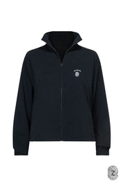 The TOUCH club.ג׳קט ניילון - רוכסן מלא, בגוון שחור.לתשומת לבך - הג׳קט אינו מסתיים בבד רשת,  בתמונה הראשית של ספיר יש שילוב נפרד של בד רשת, הג׳קט עצמו הוא כמו בשאר התמונות.סטייל ופונקציונליות במוצר אחד: ג׳קט מבד ניילון בצבע שחור. רוכסן מלא, לוגו TOUCH בטביעת אצבע עם מחזיר אור וכפתורים עם שרוך פנימי להצרת הג׳קט.מאפיינים:בד ניילון - קל ונעים למגע.בגוון שחור.בגלל שילוב הצבעים - יש לכבס בנפרד ובתוכנית עדינה וקצרה. רוכסן מלא.לוגו TOUCH - מחזיר אור. שילוב של כפתור פנימי עם שרוך לצורך הצרת הפריט.סיומת השרוול עם גומ