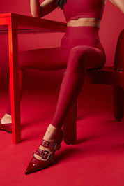 ADEL'S WORLDטייץ מבד 4 כיוונים, הבד המתקדם ביותר שלנו המאופיין באלסטיות ניכרת לאורך כל ארבעת הצירים הראשיים, הבגד עוקב בצורה מושלמת אחר תנועות הגוף ומבטיח חופש פעולה מירבי.טייץ ארוך עם חגורת אמצע.בחלק האחורי של הפריט ישנם פסים המדמים צורה של לב.לוגו Z בחגורת הטייץ בחלק האחורי.