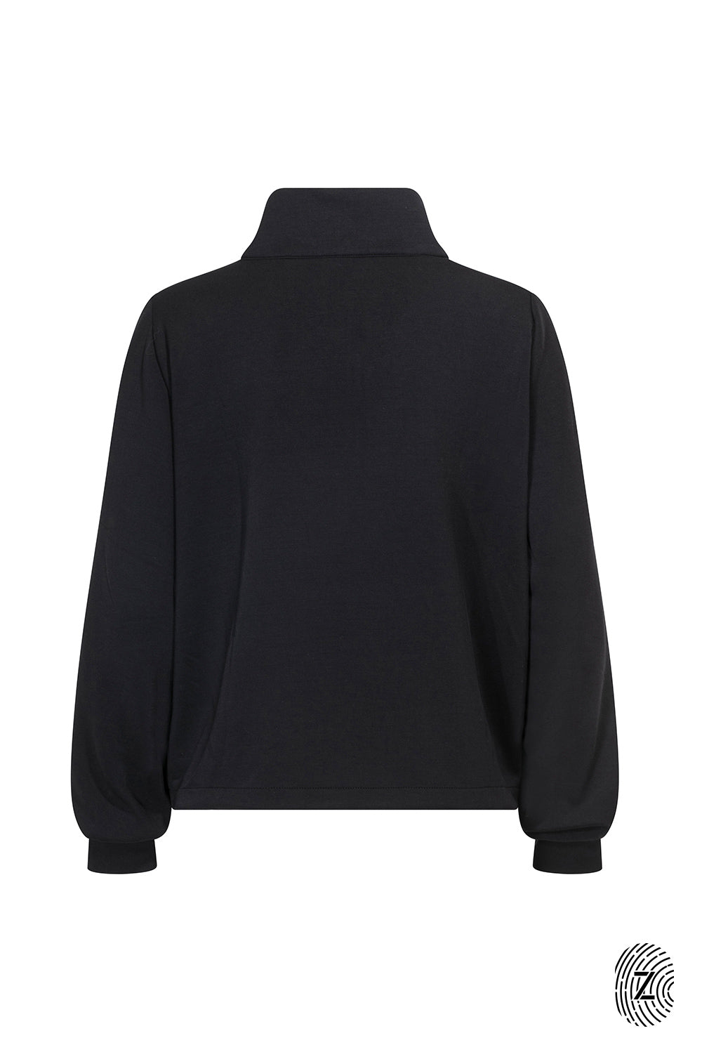 ג'קט חצי רוכסן מבד סקובה. הכירי את הג'קט המושלם למראה ספורטיבי ומעודכן. עשוי מבד סקובה איכותי ואלסטי, תחושת נוחות שאין לה תחליף. הג'קט בעל עיצוב חצי רוכסן, אידיאלי לשימוש ביום-יום.מאפיינים:עשוי מבד סקובה איכותי ומפנק.חצי רוכסן למראה ייחודי ונוח.מתאים לשימוש יומיומי או ספורטיבי.לוגו THE TOUCH CLUB לרוחב הפריט, עם טביעת האצבע.שרוך בחזית הג׳קט -  לצורך הצרת הג׳קט.גוון שחור.