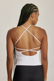 FABRIC: 4 WAY STRETCH FABRIC.גופייה מבד 4 כיוונים המתקדם, אשר מאופיין באלסטיות ניכרת לאורך כל ארבעת הצירים הראשיים, הבגד עוקב בצורה מושלמת אחר תנועות הגוף ומבטיח חופש פעולה מירבי.גזרה קלאסית, מעט ארוכה.הגופייה בשילוב שכבה פנימית מבד מרושת.הגופייה בשילוב של ריפוד נשלף. רצועות בגב אשר יוצרות X.לוגו Z בגב הפריט.גוון לבן.