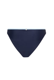 Swim-Club by Sapir Avisror's Touchתחתון בגד ים די גבוה.שילוב של פס צבע אחד בחגורת התחתון.לוגו טביעת אצבע בגב הפריט.הוראות כביסה - יש לכבס בכביסה ידנית בלבד.גוון כחול נייבי בשילוב תכלת.כל חלק נמכר בנפרד.לתשומת לבך - אין להסיר את מדבקת ההייגינה, במידה ותוסר לא ניתן יהיה לבצע החלפות/החזרות. 