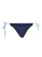 Swim-Club by Sapir Avisror's Touchתחתון בגד ים בשילוב שרוכי קשירה.לוגו טביעת אצבע בגב הפריט.הוראות כביסה - יש לכבס בכביסה ידנית בלבד.גוון כחול נייבי בשילוב תכלת.כל חלק נמכר בנפרד.לתשומת לבך - אין להסיר את מדבקת ההייגינה, במידה ותוסר לא ניתן יהיה לבצע החלפות/החזרות. 