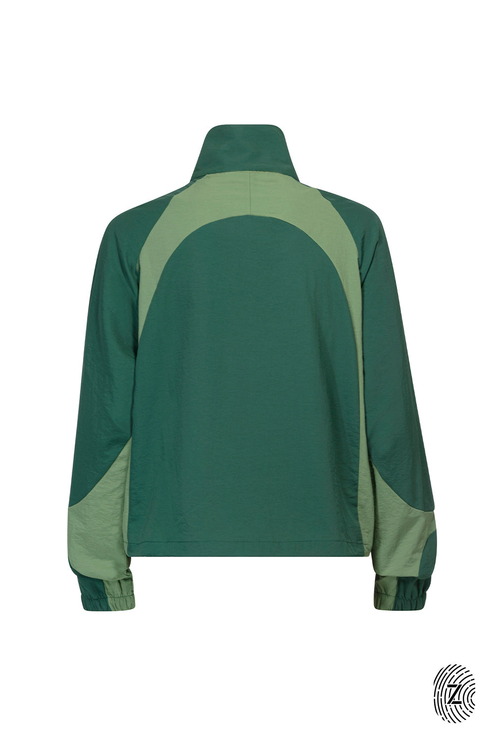 The TOUCH club.ג׳קט ניילון בשילוב 2 גוונים - רוכסן מלא.סטייל ופונקציונליות במוצר אחד: ג׳קט מבד ניילון בצבע ירוק בקבוק בשילוב גוון ירוק בהיר. רוכסן מלא, לוגו TOUCH בטביעת אצבע עם מחזיר אור וכפתורים עם שרוך פנימי להצרת הג׳קט.מאפיינים:בד ניילון - קל ונעים למגע.שילוב של 2 גוונים - גוון עיקרי - ירוק בקבוק, שילוב - ירוק בהיר.בגלל שילוב הצבעים - יש לכבס בנפרד ובתוכנית עדינה וקצרה. רוכסן מלא.לוגו TOUCH - מחזיר אור. שילוב של כפתור פנימי עם שרוך לצורך הצרת הפריט.סיומת השרוול עם גומי.