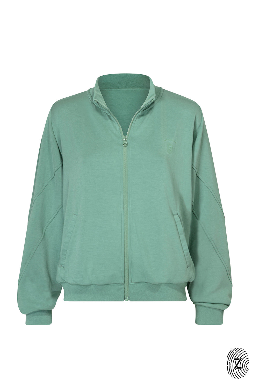 The TOUCH club.ג'קט רוכסן מלא מבד סקובה. הכירי את הג'קט המושלם למראה ספורטיבי ומעודכן. עשוי מבד סקובה איכותי ואלסטי, תחושת נוחות שאין לה תחליף. הג'קט הוא רוכסן מלא, אידיאלי לשימוש ביום-יום, הג׳קט בשילוב כיסים צדדים.מאפיינים:עשוי מבד סקובה איכותי ומפנק (לא מנדף זיעה). רוכסן מלא ובשילוב כיסים צדדים פרונטליים.מתאים לשימוש יומיומי.לוגו  TOUCH עם טביעת האצבע.סיומת פסי ריב בצווארון ובסיומת הג׳קט.גוון ירוק.