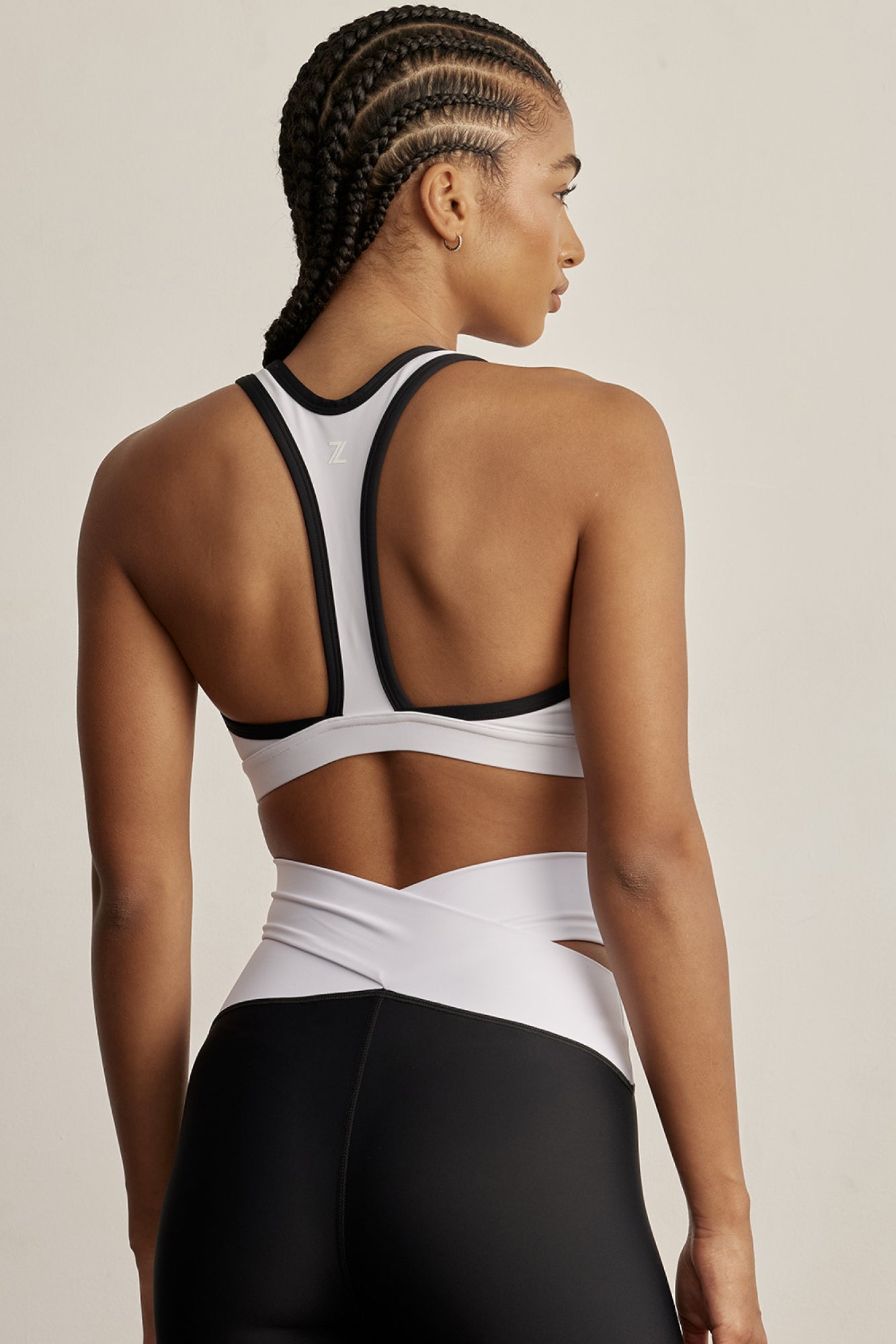 טופ חדש בעיצובה של אדל בספלוב - ביום ראשון 12.4, בשעה 10:00 בבוקר