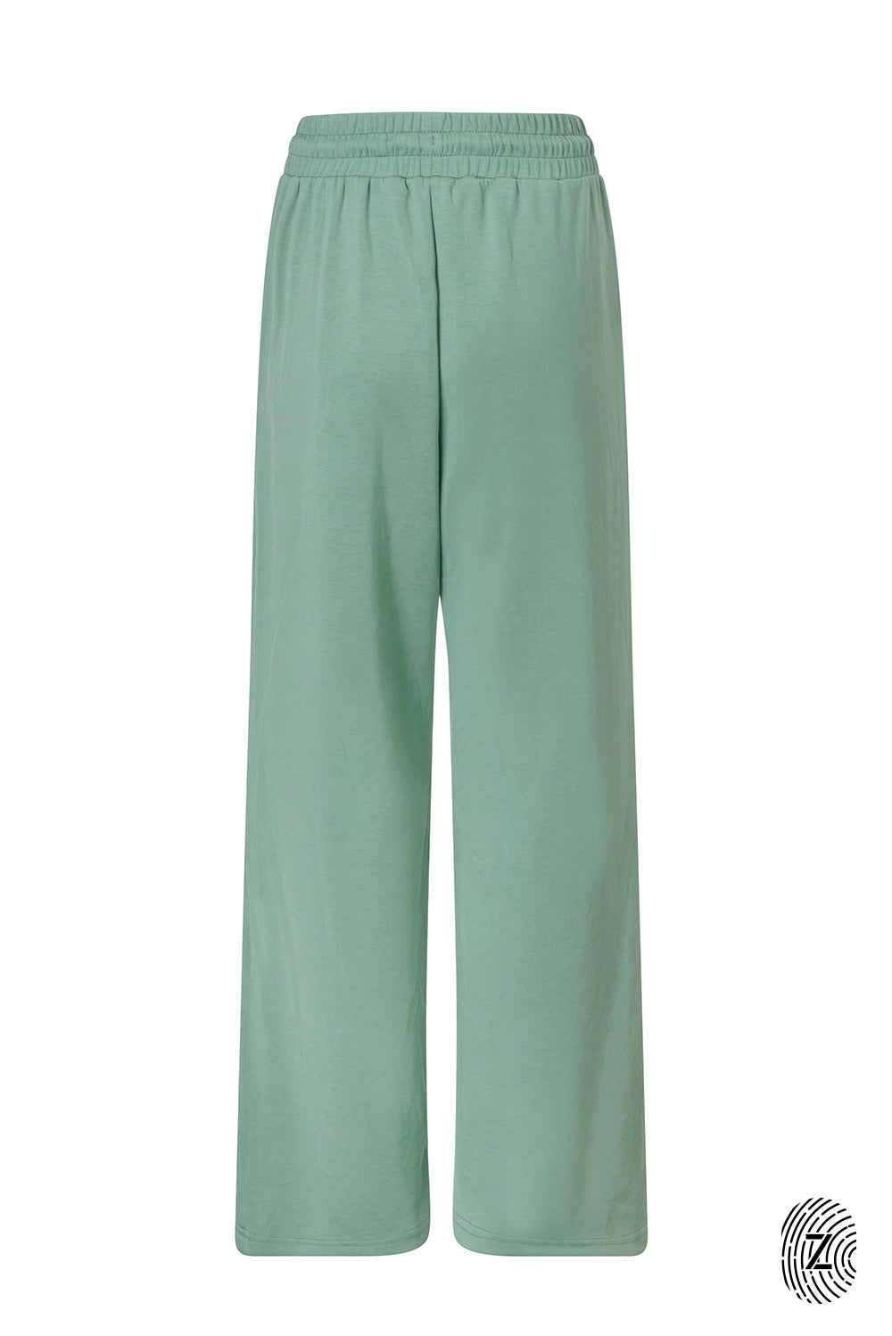 The Touch Club.מכנסיים מבד סקובה בגזרה נוחה עם סיומת רחבה.כוללים כיסים צדדיים וגומי במותן עם שרוך להתאמה אישית. המכנס מבד סקובה נעים במיוחד, מתאימים לשימוש יומיומי.מאפיינים:סיומת רחבה.כיסים צדדים.גומי במותן עם שרוך חיצוני נשלף.פסים לקראת סיומת המכנס.לוגו TOUCH מתחת לכיס בגוון התואם לפריט.גוון ירוק.