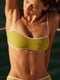 Swim-Club by Sapir Avisror's Touchחזיית בגד ים עם פס תפר קדמי מצד לצד.שילוב של רצועות מתכוונות בחלק האחורי.הפריט ללא ריפוד נשלף וללא פתח להכנסת ריפוד.לוגו טביעת אצבע בגב הפריט.הוראות כביסה - יש לכבס בכביסה ידנית בלבד.גוון ירוק בשילוב ורוד.כל חלק נמכר בנפרד.לתשומת לבך - אין להסיר את מדבקת ההייגינה, במידה ותוסר לא ניתן יהיה לבצע החלפות/החזרות. 