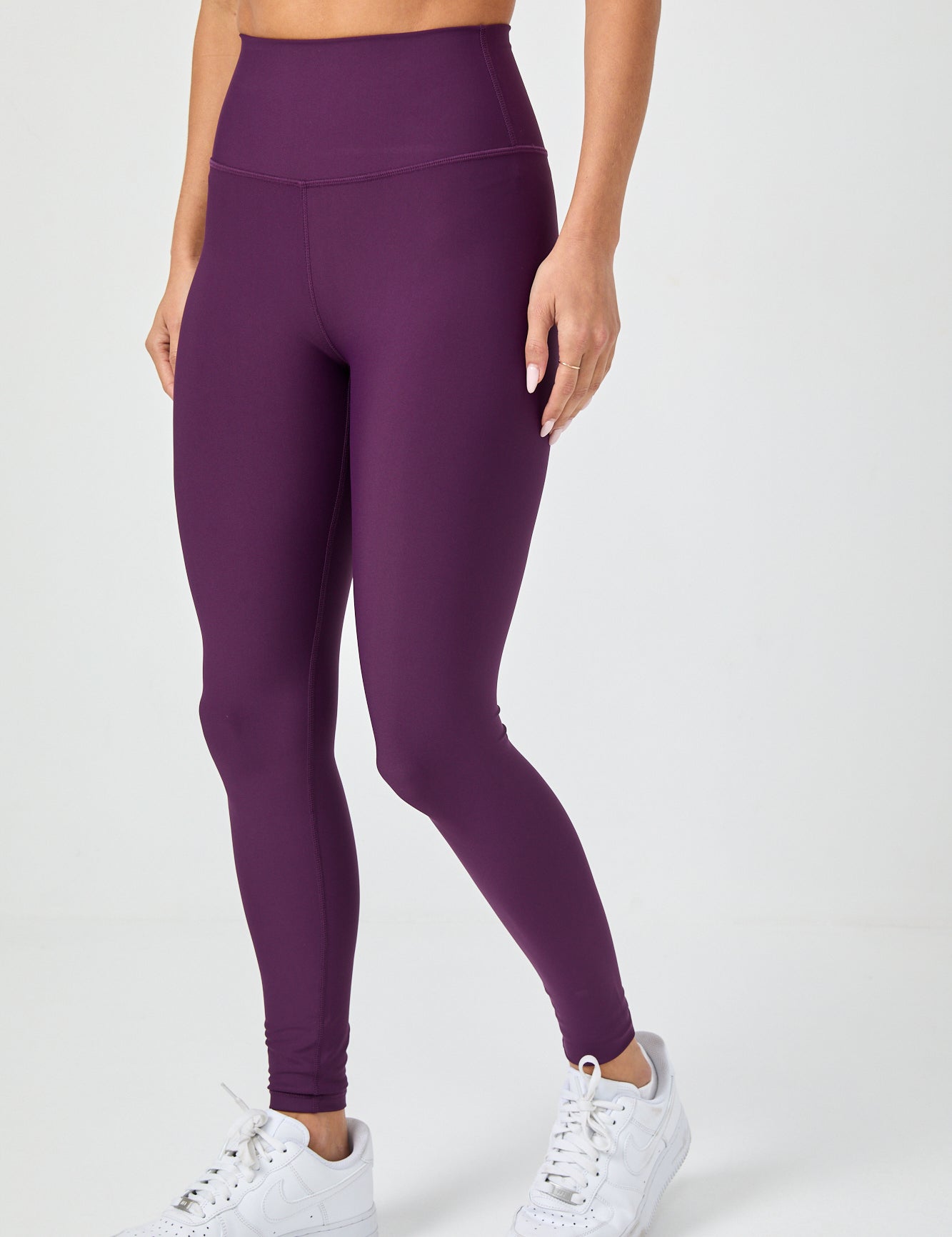 טייץ מבד 4 כיוונים - גזרה גבוהה, גוון סגול