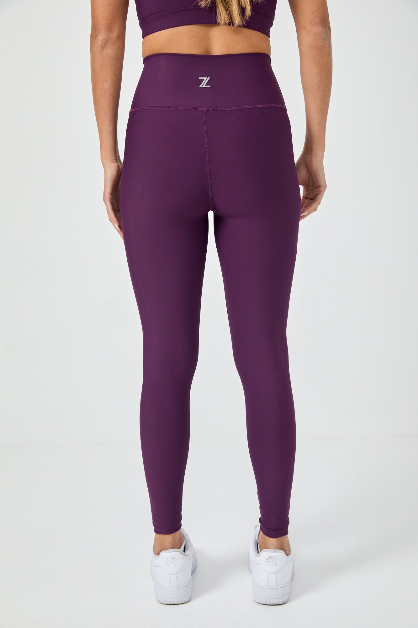 טייץ מבד 4 כיוונים - גזרה גבוהה, גוון סגול