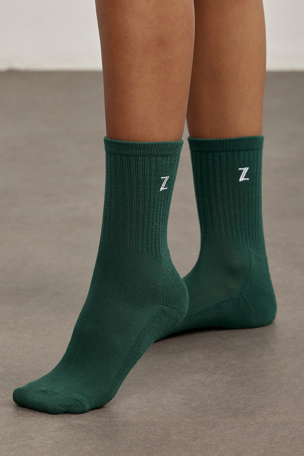 גרב ירוקה עם לוגו z בגוון לבן 