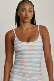 FABRIC: 4 WAY STRETCH FABRIC.גופייה מבד 4 כיוונים המתקדם, אשר מאופיין באלסטיות ניכרת לאורך כל ארבעת הצירים הראשיים, הבגד עוקב בצורה מושלמת אחר תנועות הגוף ומבטיח חופש פעולה מירבי.גזרה קלאסית, מעט ארוכה.הגופייה בשילוב שכבה פנימית וריפוד נשלף. לוגו Z בגב הפריט.הגופייה בשילוב רצועות מתכווננות בגב הפריט.דפוס פסים.