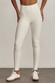 FABRIC: 4 WAY STRETCH FABRIC.הבד המתקדם ביותר שלנו המאופיין באלסטיות ניכרת לאורך כל ארבעת הצירים הראשיים, הבגד עוקב בצורה מושלמת אחר תנועות הגוף ומבטיח חופש פעולה מירבי.גזרה גבוהה מאוד.לוגו Z בחגורת הטייץ בחלק האחורי.גוון שמנת.*לתשומת לבך, מדובר בגוון בהיר ולכן מומלץ ללבוש תחתון ללא תפר בצבע גוף כי לא מדובר באותה רמת אטימות כפי שיש בגוונים הכהים.