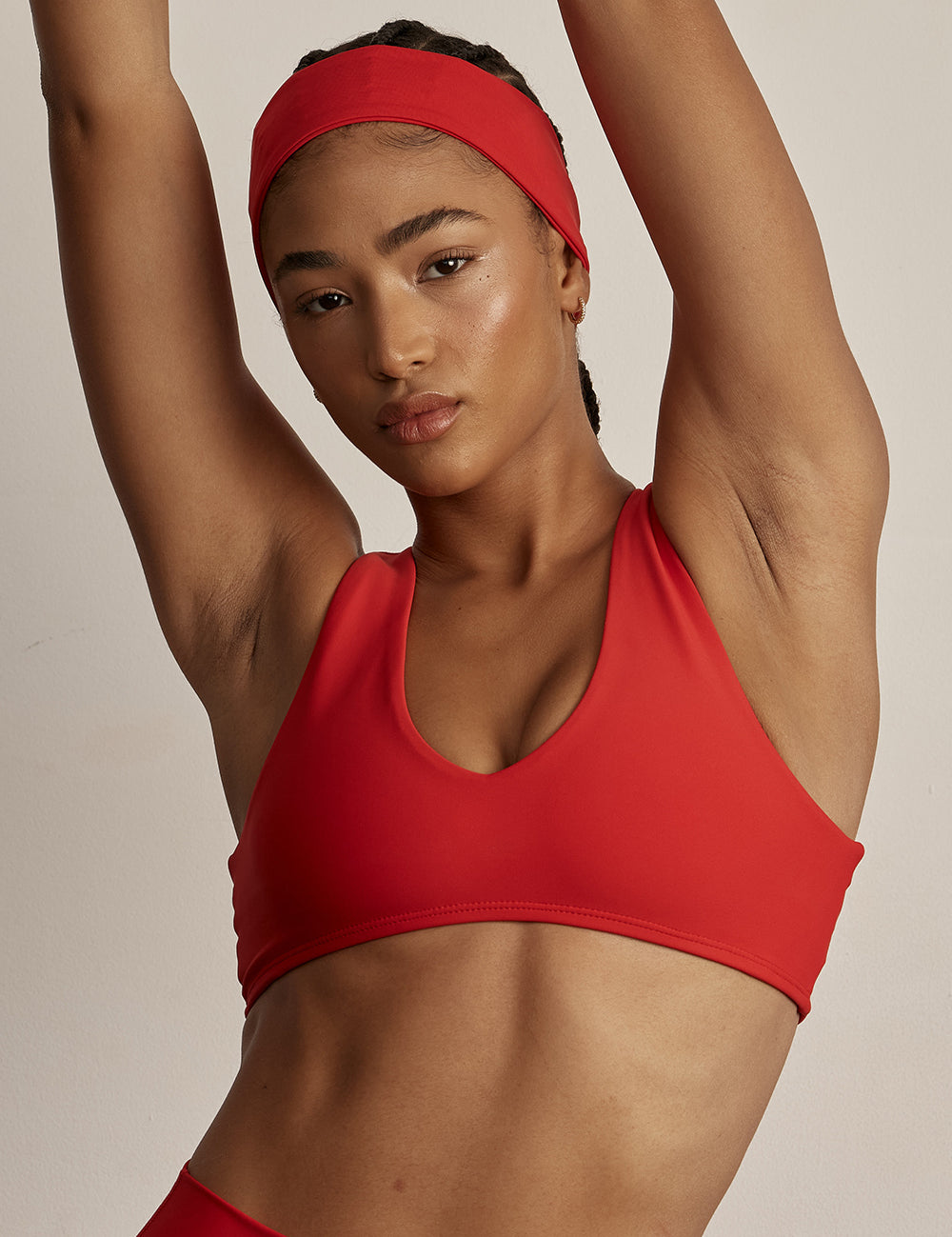 סרט לשיער ברוחב של 6 סמ עם סיליקון פנימי למניעת החלקה בגוון אדום