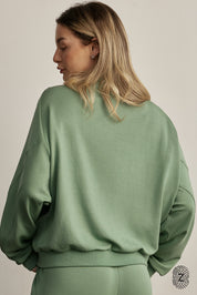 The TOUCH club.ג'קט רוכסן מלא מבד סקובה. הכירי את הג'קט המושלם למראה ספורטיבי ומעודכן. עשוי מבד סקובה איכותי ואלסטי, תחושת נוחות שאין לה תחליף. הג'קט הוא רוכסן מלא, אידיאלי לשימוש ביום-יום, הג׳קט בשילוב כיסים צדדים.מאפיינים:עשוי מבד סקובה איכותי ומפנק (לא מנדף זיעה). רוכסן מלא ובשילוב כיסים צדדים פרונטליים.מתאים לשימוש יומיומי.לוגו  TOUCH עם טביעת האצבע.סיומת פסי ריב בצווארון ובסיומת הג׳קט.גוון ירוק.