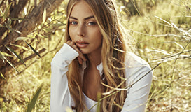 SHOP BY - בתמונה ג׳קט full zip לבן 